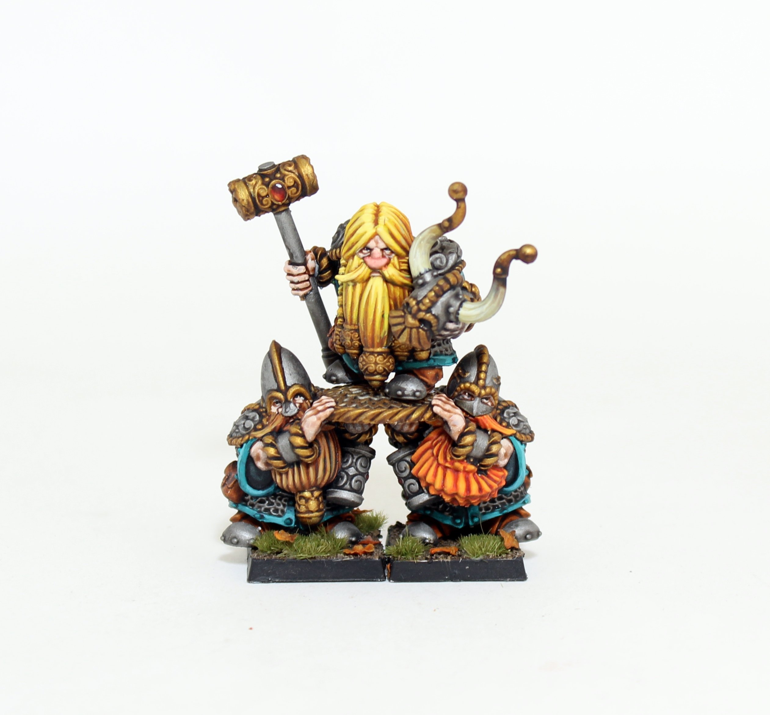 Dwarf Lord on Shield, Dwarves- MoM Miniatures